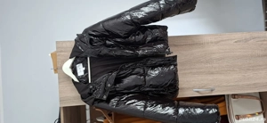 Geaca culoare neagra,marimea M L