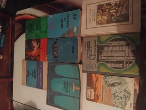 Vand carti vechi din toate domeniile