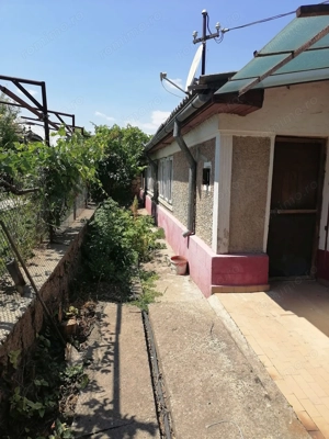 Casa renovabila cu teren mare central Techirghiol - imagine 4