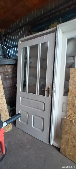 Toc cu ușă și geam dublu