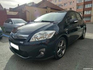 Toyota Auris Hybrid 