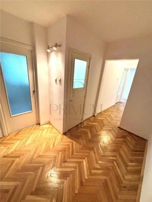 LUNEI - ETAJ 1 - BLOC IZOLAT - GARAJ SUB BLOC+BOXA - 3 CAMERE - 2 BAI - CENTRALA PROPRIE