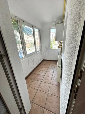 LUNEI - ETAJ 1 - BLOC IZOLAT - GARAJ SUB BLOC+BOXA - 3 CAMERE - 2 BAI - CENTRALA PROPRIE - imagine 10