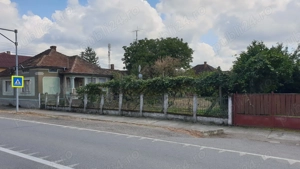 Casa de vanzare ultracentral  Halmeu pe colt de strada intre str Eliberari  si str Uzinei 