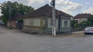 Casa de vanzare ultracentral  Halmeu pe colt de strada intre str Eliberari  si str Uzinei  - imagine 5