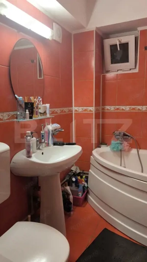 Apartament cu 3 camere, 74 mp, zona Metro - imagine 8