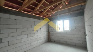 Casa la rosu de vanzare in localitatea Fantanele - imagine 6