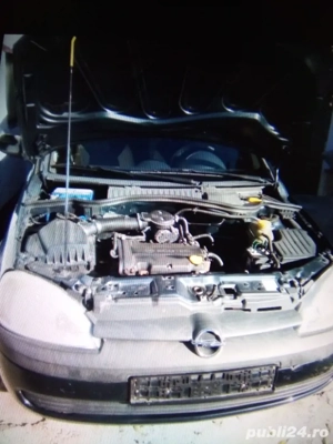 Vînd foarte urgent Opel CORSA C 1.2 benzină euro 4 proprietar  - imagine 5