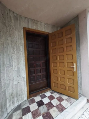 De închiriat: casă spațioasă cu terasă și garaj – Domenii - imagine 2