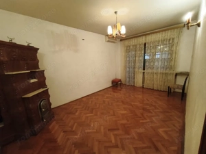 De închiriat: casă spațioasă cu terasă și garaj – Domenii - imagine 13