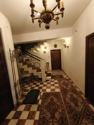 De închiriat: casă spațioasă cu terasă și garaj – Domenii - imagine 3