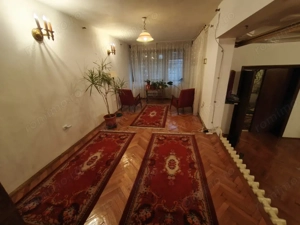 De închiriat: casă spațioasă cu terasă și garaj – Domenii - imagine 7