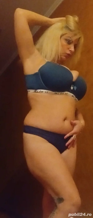 Pisicuta Sexy și Jucăușă,