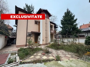 De închiriat: casă spațioasă cu terasă și garaj – Domenii