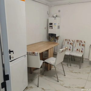 închiriez apartament 