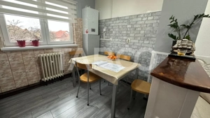 Apartament cu curte si pivnita la casa 4 camere zona Lazaret Sibiu - imagine 7