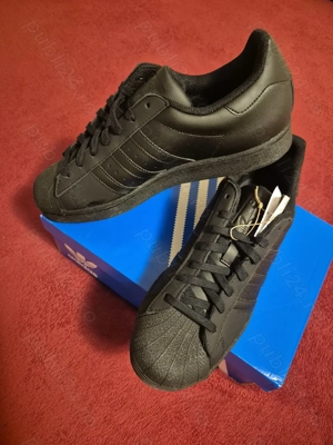 Adidas Superstar noi in cutie