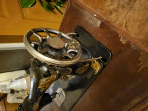 Masina de cusut Singer - imagine 2