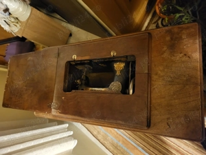 Masina de cusut Singer