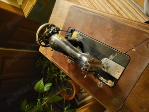 Masina de cusut Singer - imagine 4