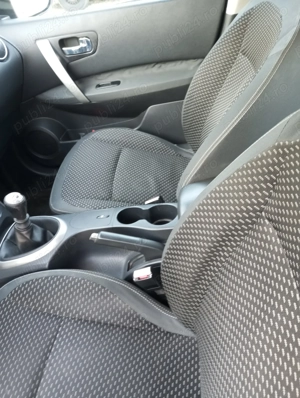 Vând Nissan Qashqai anul 2009 unic proprietar ușor negociabil in limita bunului simț prețul 4500Euro - imagine 8