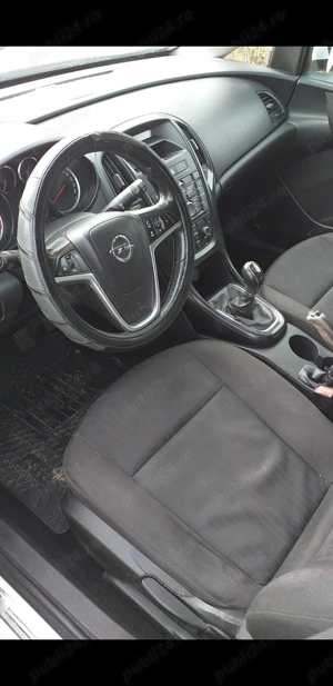 Opel Astra j 1, 7 Diesel din 2011 - imagine 3