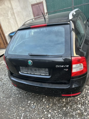 Mașina Skoda Octavia - imagine 4