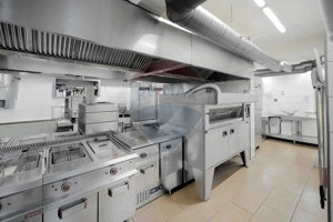De vânzare - Proprietate premium în zona istorică a Oradiei - imagine 11