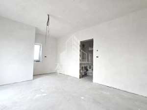 Jumatate de duplex, Parter + Etaj, 5 camere si 2 bai, Sag - imagine 10