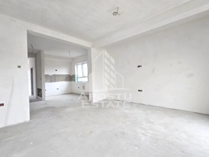 Jumatate de duplex, Parter + Etaj, 5 camere si 2 bai, Sag