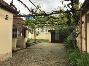 Eleganță și confort: casă renovată 2024 singur în curte, zona Bartolomeu - imagine 5