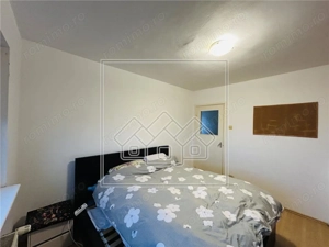 Ap decomandat, 3 camere si balcon , super pret, zona buna