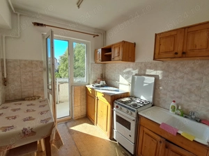 Apartament  3  camere , decomandat, în  Ploiești,78 m - imagine 2