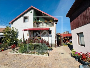 Casa individuala - teren 250 mp - pivnita si garaj - Selimbar