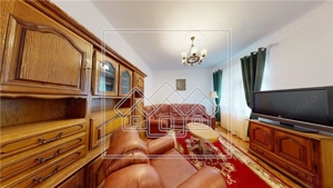 Ap. cu 2 camere si 40 mp de gradina, mobilat, Zona Centrala