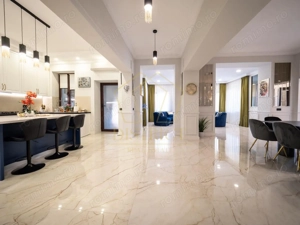 Vilă de LUX cu piscină, 278 mp utili și teren de 1.780 mp I Sag - imagine 3