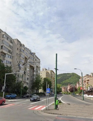 Apartament 3 camere, 2 bai, etaj intermediar intrare Racadau