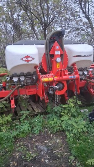 vand utilaj  de erbicidat Kuhn OPTIS 1000LTR