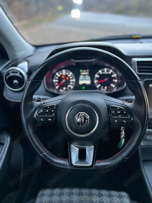 MG ZS 1.5 benzina aspirat manuala - imagine 12