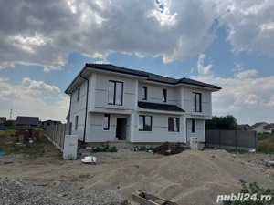 1 2Duplex cu 4 camere la cheie,130 mp utili,170 constr,350 mp teren,P+E(in spate la Mall)219000 euro