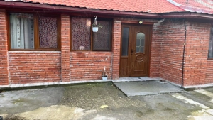 Casa la curte comuna cu oamenii serioși chiar de treaba 7 familii dar puținefamilii sunt 