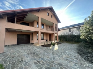 Vilă 330 m² utili + 970 m² teren | finisată + bucătărie de vară & grădină superb