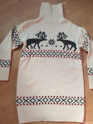Pulover nou cu reni si fulgi de nea