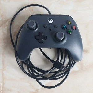 [XboxOne] Vând manetă   controller   joystick pentru Xbox One [poză reală]