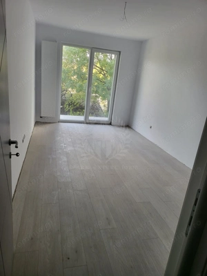 // 2 CAMERE// WHITE TOWER// - imagine 2