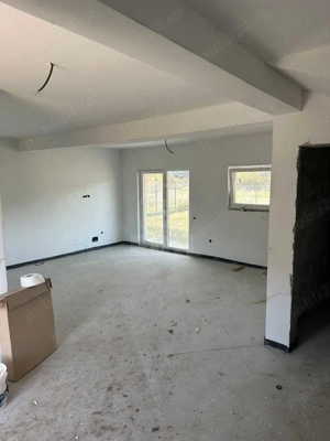 Pret imbatabil!Casa individuala, 109mp utili 400mp teren in zona Luna  - imagine 2