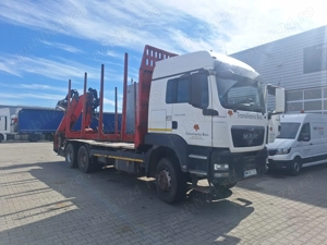 De vanzare Autoutilitara marca MAN, transport busteni cu macara