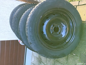 Vând set de anvelope de iarnă Tigar 185/65-15  echipate cu genți. - imagine 2