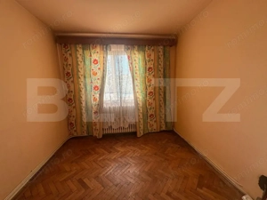 Apartament cu 3 camere Semidecomandat in Orastie.