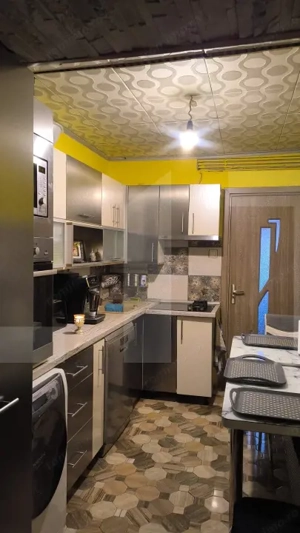 Casa,6 camere ,curte comuna in zona buna - imagine 11